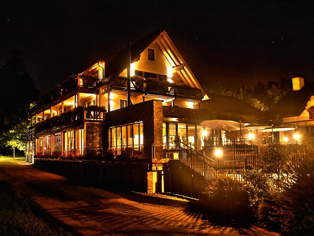 Hotel Gruener Wald ฟรอยเดนชตัดท์ ภายนอก รูปภาพ