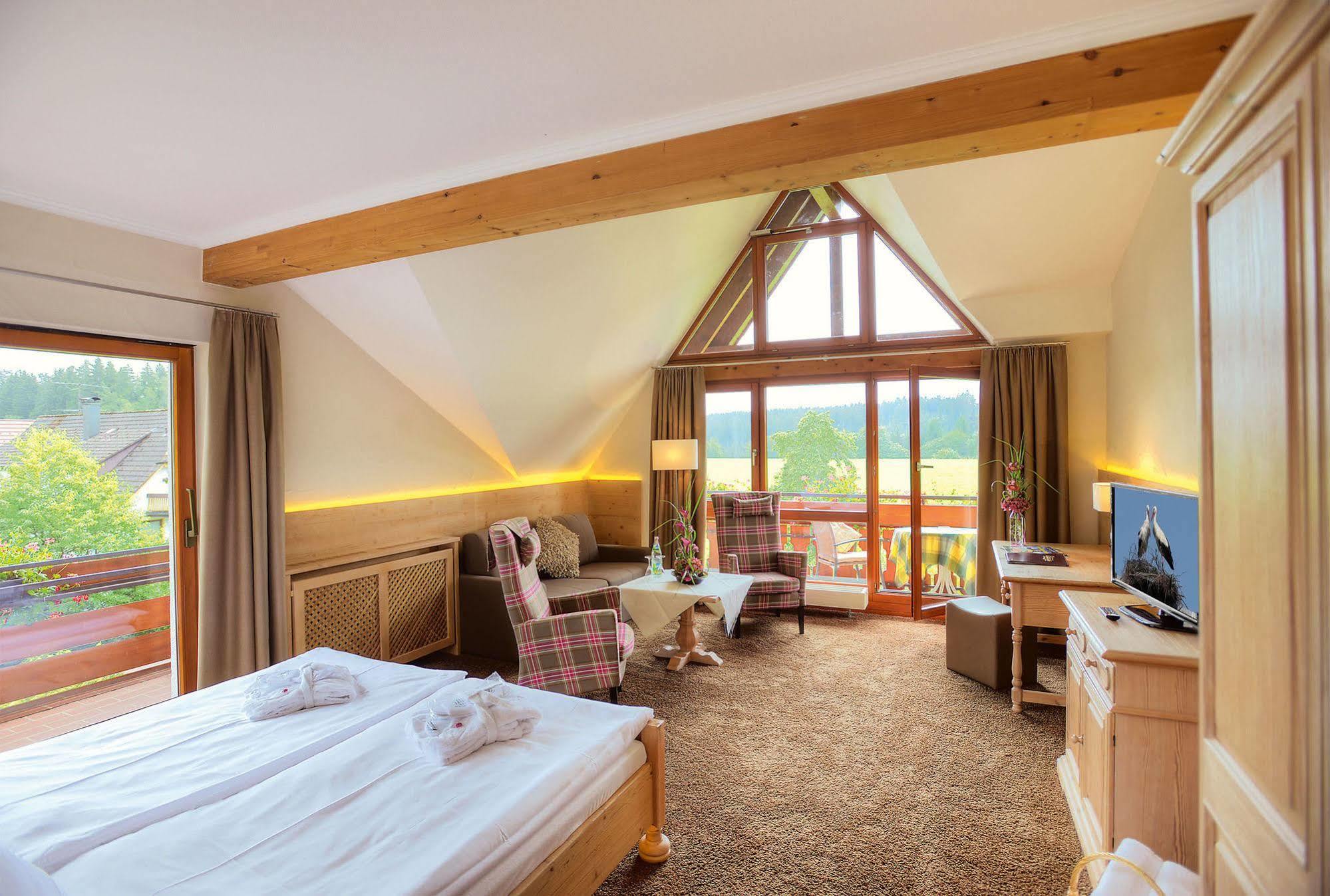 Hotel Gruener Wald ฟรอยเดนชตัดท์ ภายนอก รูปภาพ
