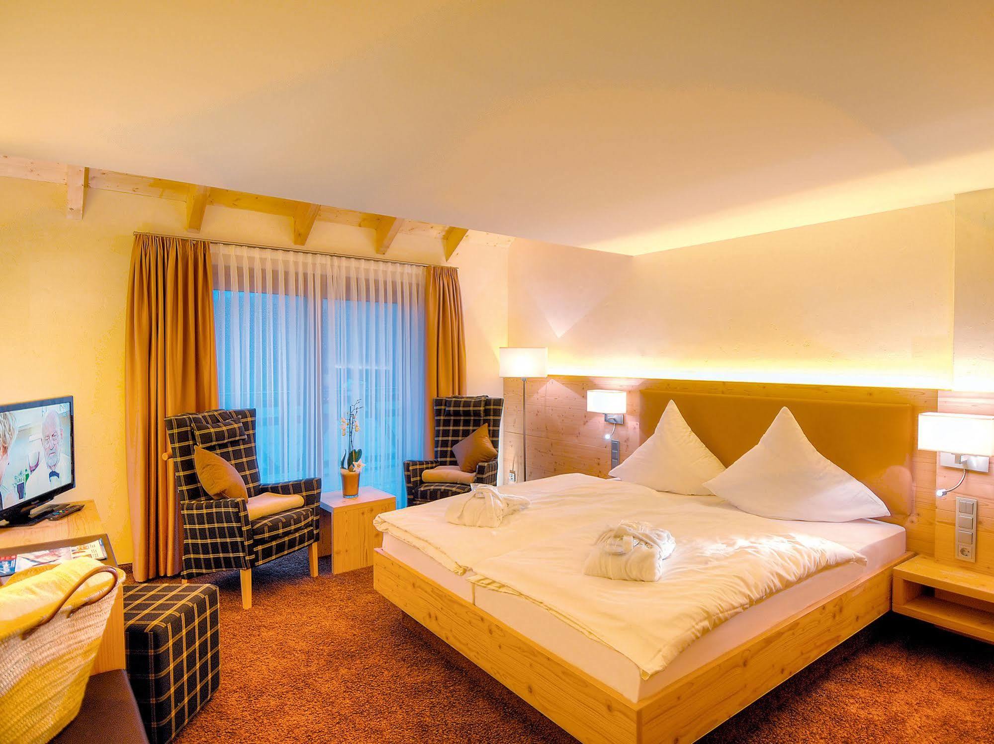 Hotel Gruener Wald ฟรอยเดนชตัดท์ ภายนอก รูปภาพ